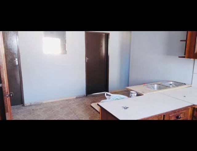 7 BEDROOM HOUSE FOR SALE IN CRYSTAL PARK